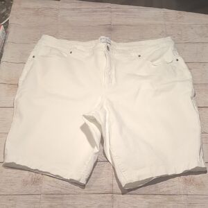 Lane Bryant Women's White Denim Mid Rise Boyfriend Capri Bermuda Size 24